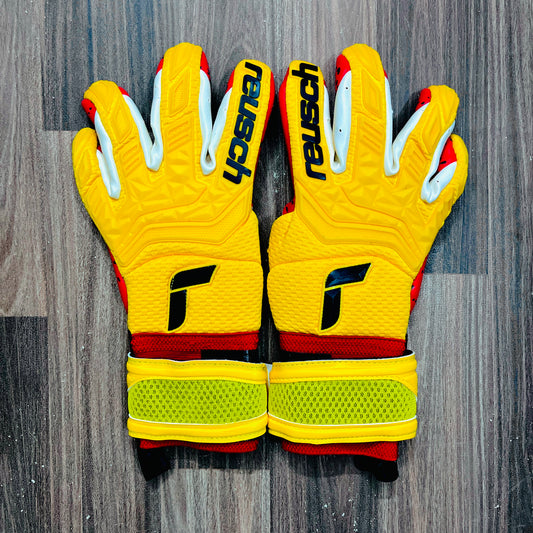Reusch Goalkeeping Gloves for Adults – Professional Soccer Goalie Gloves with Superior Grip and Comfort (Yellow)